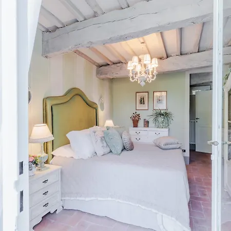 Tuscan With Stunning Views *
