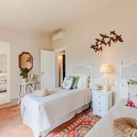 Tuscan With Stunning Views Capannori
