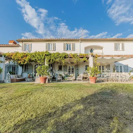 Tuscan With Stunning Views Capannori