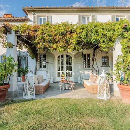 Villa Tuscan With Stunning Views